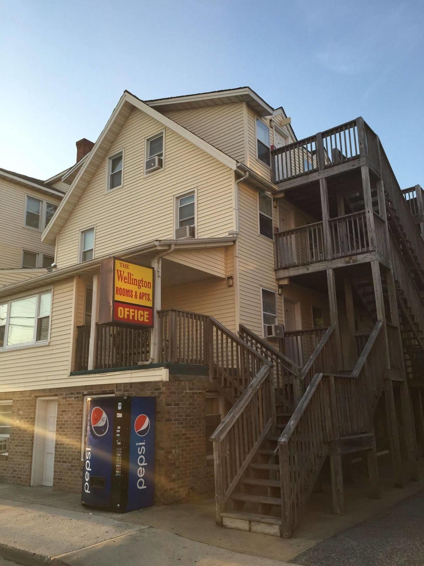 The Wellington Hotel & Suites Oceanblock Ocean City Exterior photo