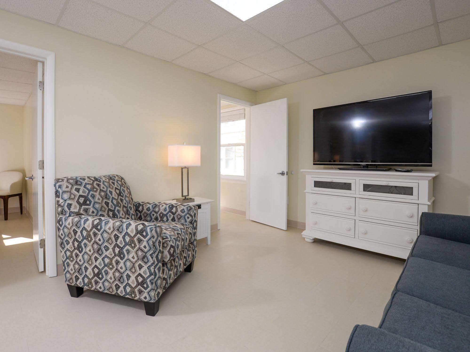 The Wellington Hotel & Suites Oceanblock Ocean City Exterior photo